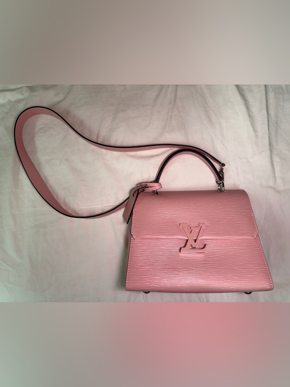Louis Vuitton Grenelle PM in Rose Ballerine Epi Leather - Picture 13 of 16